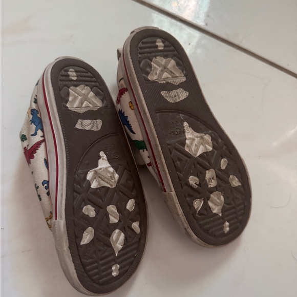 Toddler boys converse Dino. Velcro low tops - Picture 5 of 5